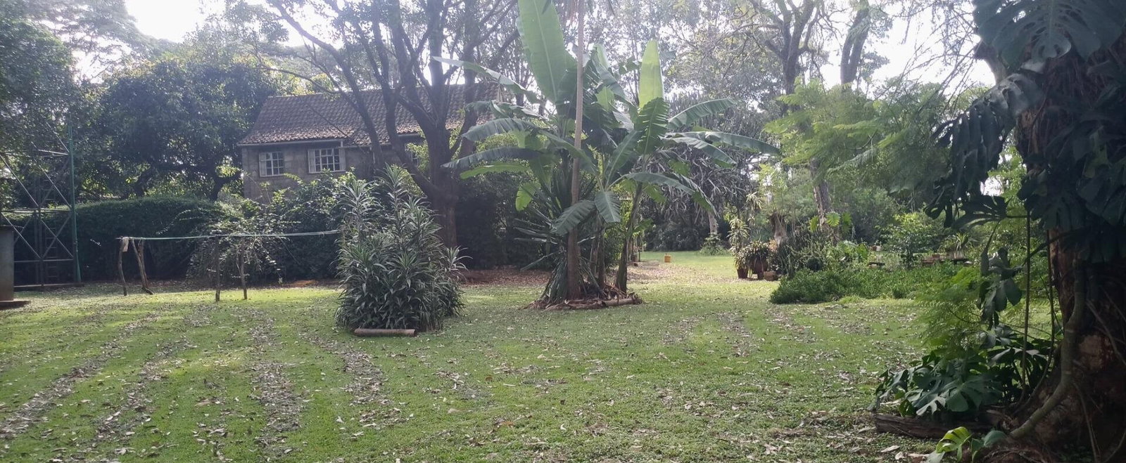 2.5-Acre Ridgeways Gem with Garden