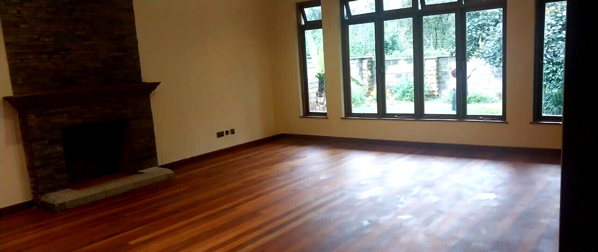 Half-Acre Corner Townhouse with Clubhouse & Pool – Karen