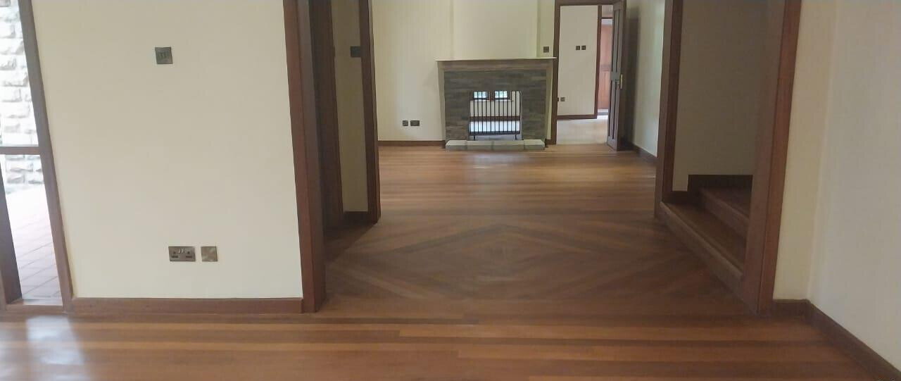 Half-Acre Corner Townhouse with Clubhouse & Pool – Karen