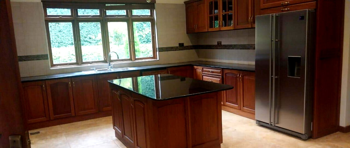 Half-Acre Corner Townhouse with Clubhouse & Pool – Karen