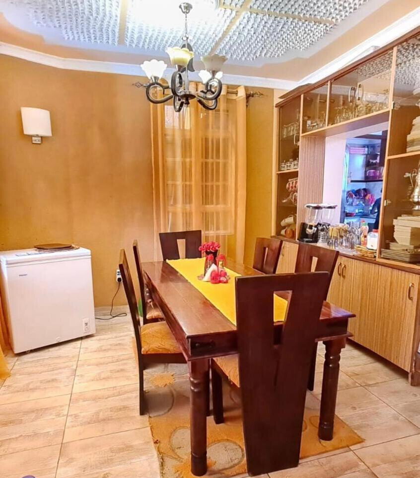 5BR Ultra-Modern Townhouse with Study & Entertainment Room - Donholm