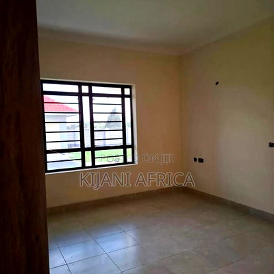 3bdrm Bungalow in Kitengela for sale - Image 9