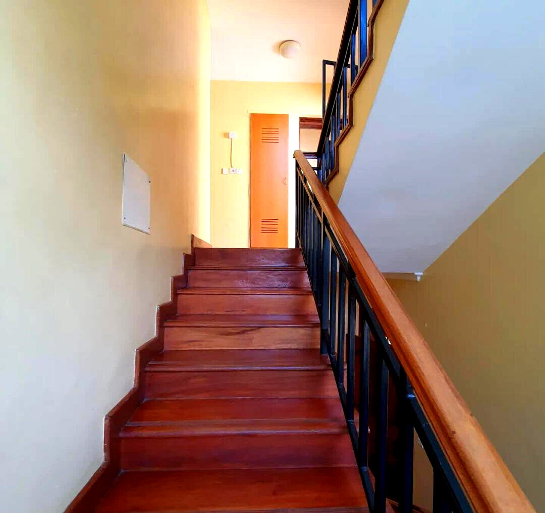 5-Bed Contemporary Villa with 15-Hour Inverter - Lavington
