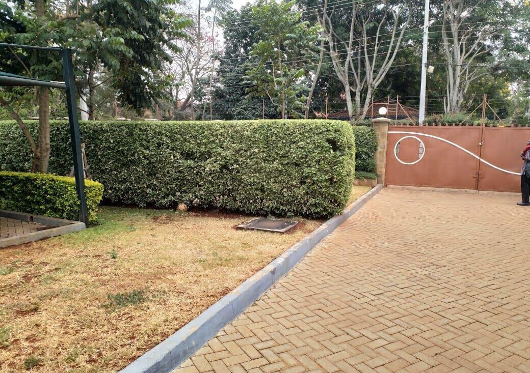 4BR Townhouse with DSQ & Expansive Garden - Runda