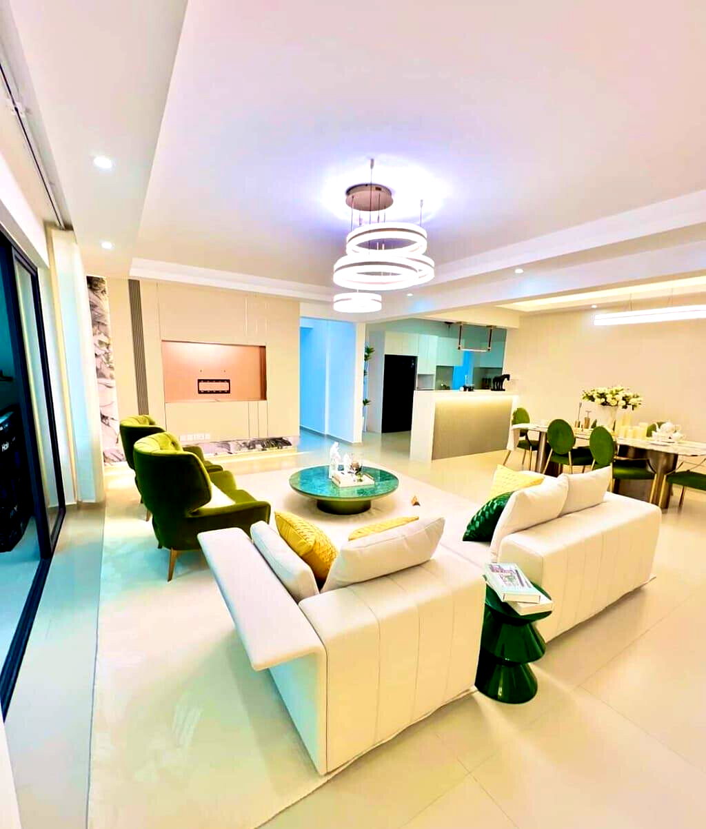 3BR Duplex with DSQ, Pool & Gym - Kilimani