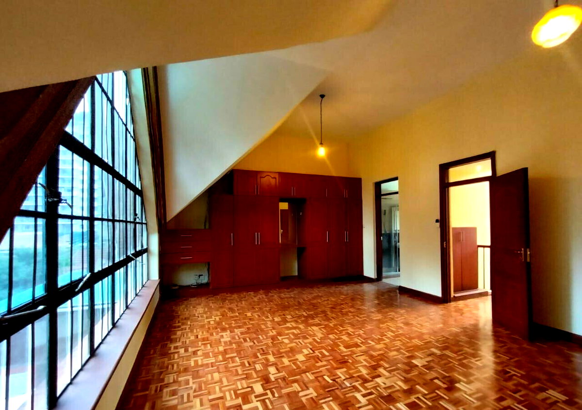 5BR Gated Townhouse with DSQ & Pantry - Westlands