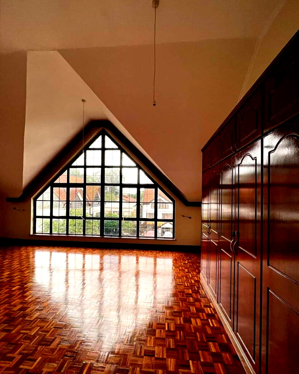5BR Gated Townhouse with DSQ & Pantry - Westlands