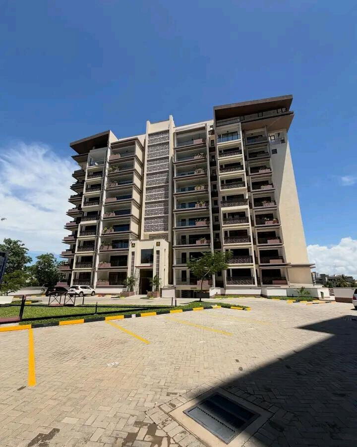 5BR Penthouse with Pool & Beach Access - Nyali