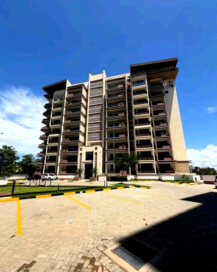 5BR Penthouse with Pool & Beach Access - Nyali