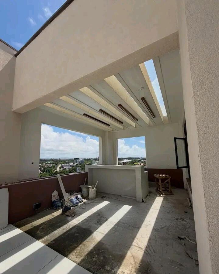 5BR Penthouse with Pool & Beach Access - Nyali