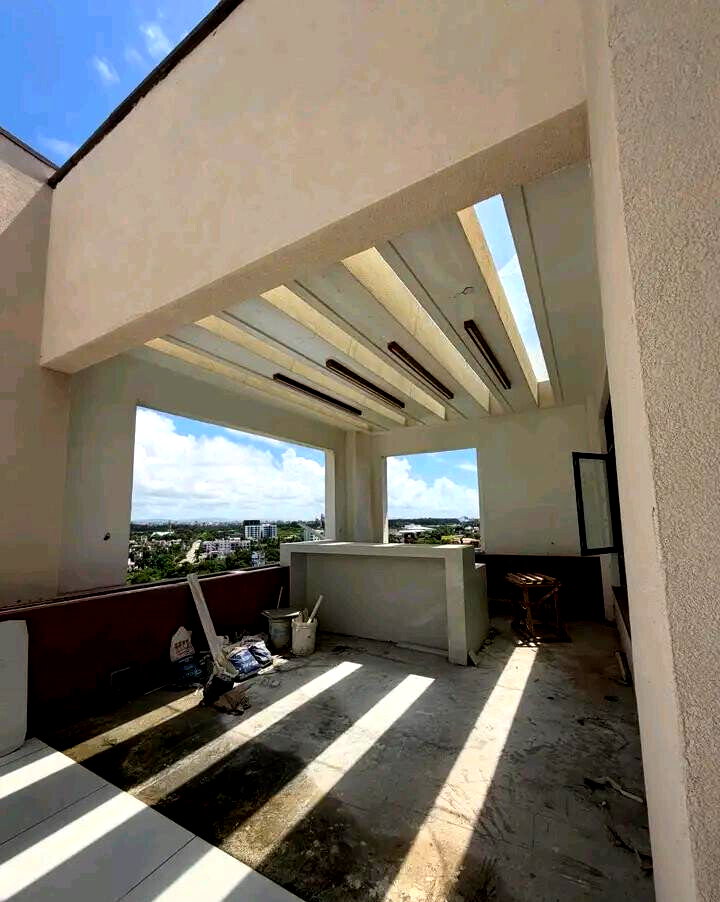 5BR Penthouse with Pool & Beach Access - Nyali