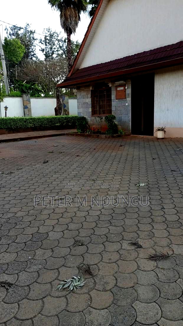 2bdrm House in Muthaiga North for rent