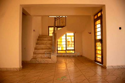 4bdrm Maisonette in Joska for rent - Image 3