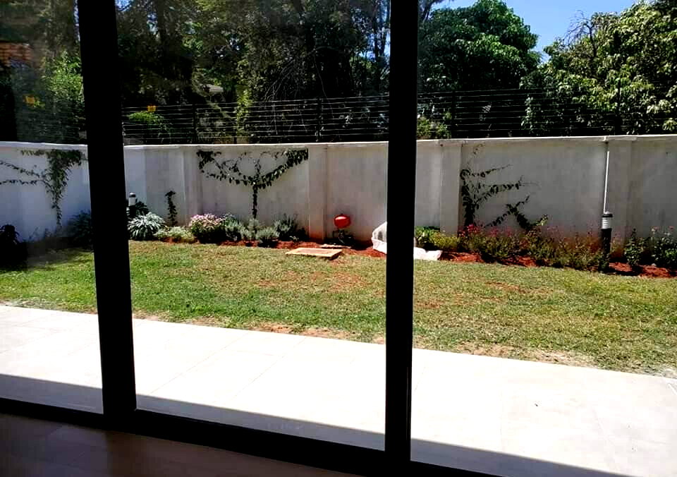 Brand New 5-Ensuite Townhouse with Study & Pantry - Lavington Mall Area