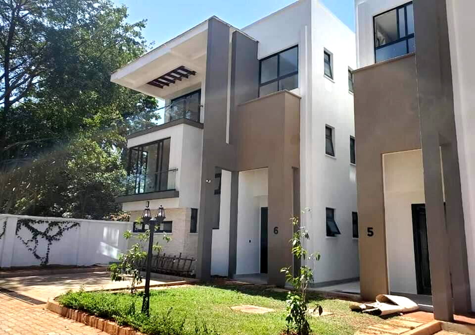 Brand New 5-Ensuite Townhouse with Study & Pantry - Lavington Mall Area