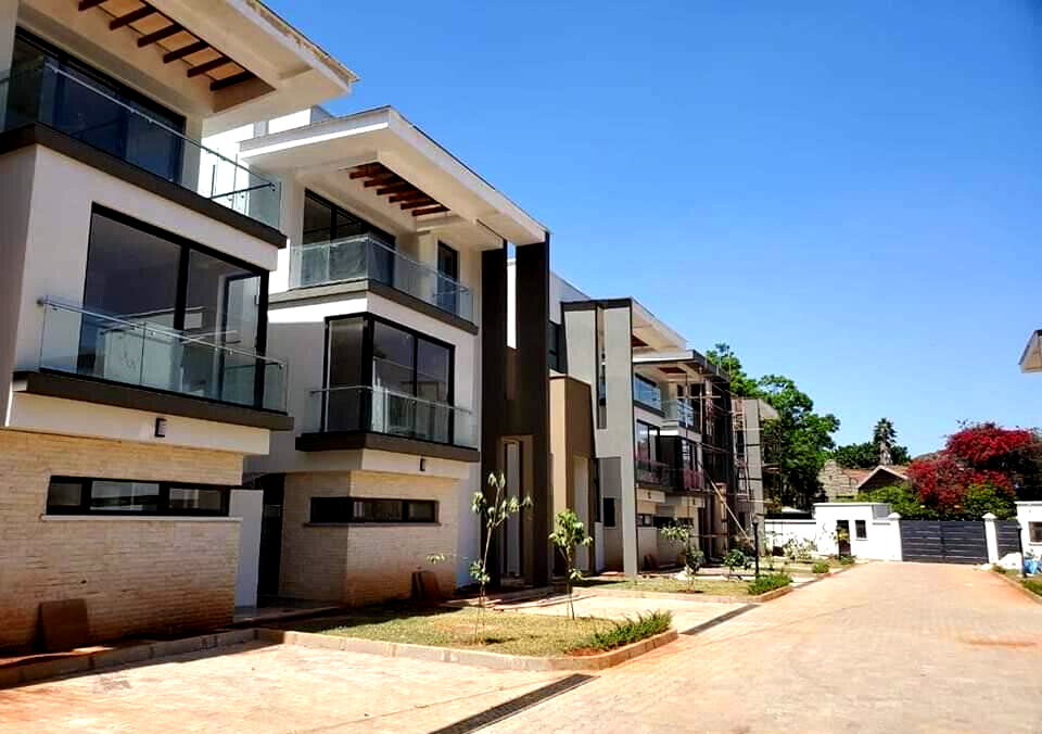 Brand New 5-Ensuite Townhouse with Study & Pantry - Lavington Mall Area