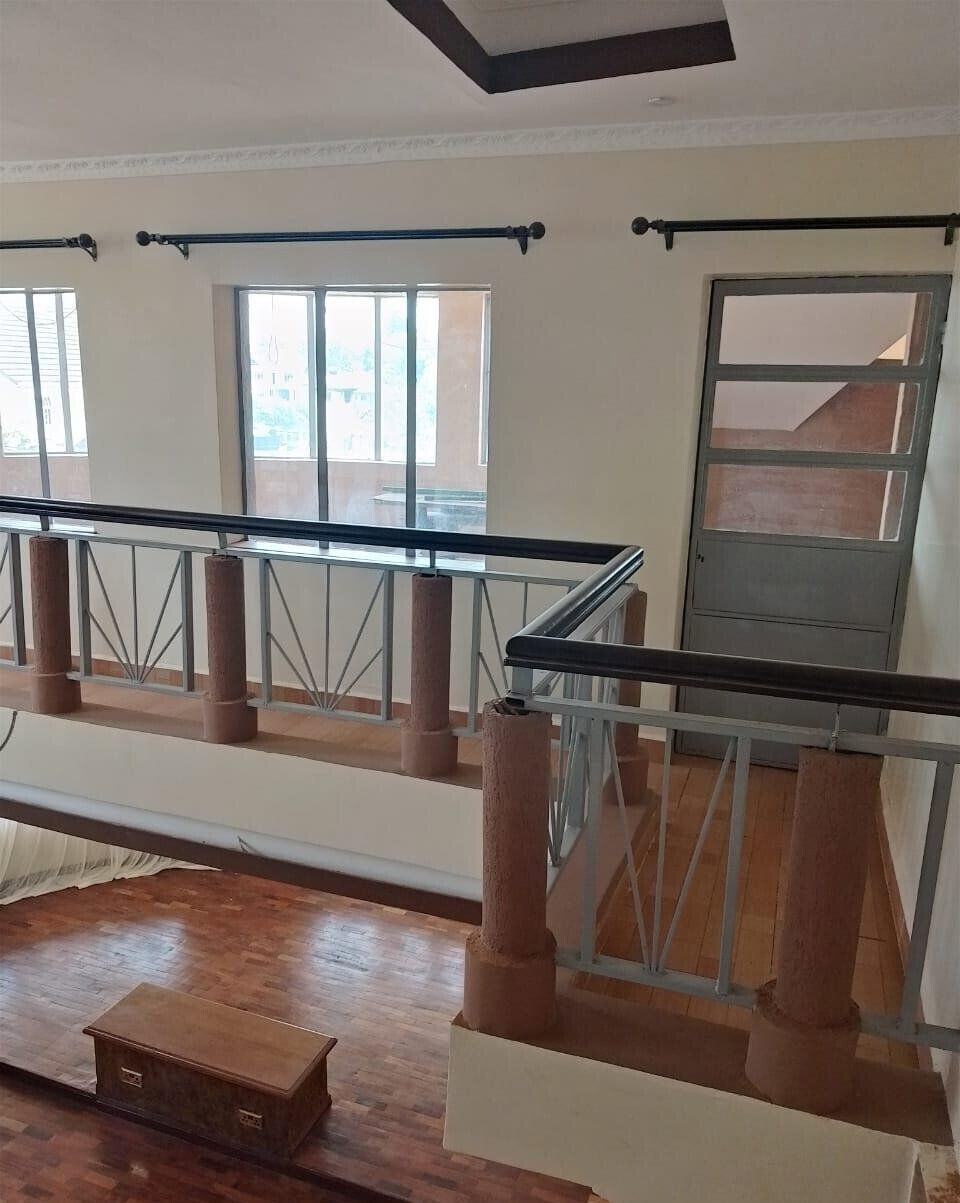 11-Bedroom Ambassadorial Home on ¾ Acre - Runda