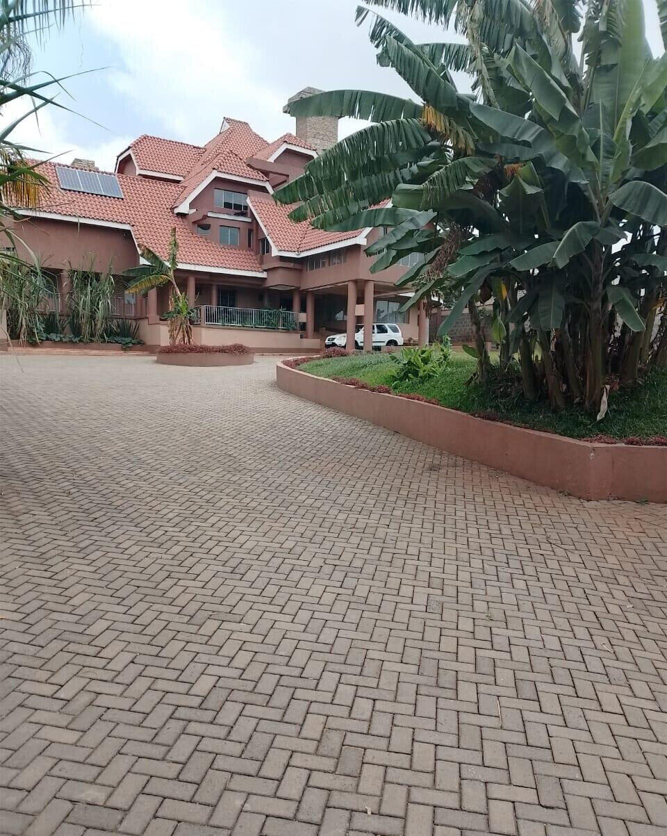 11-Bedroom Ambassadorial Home on ¾ Acre - Runda