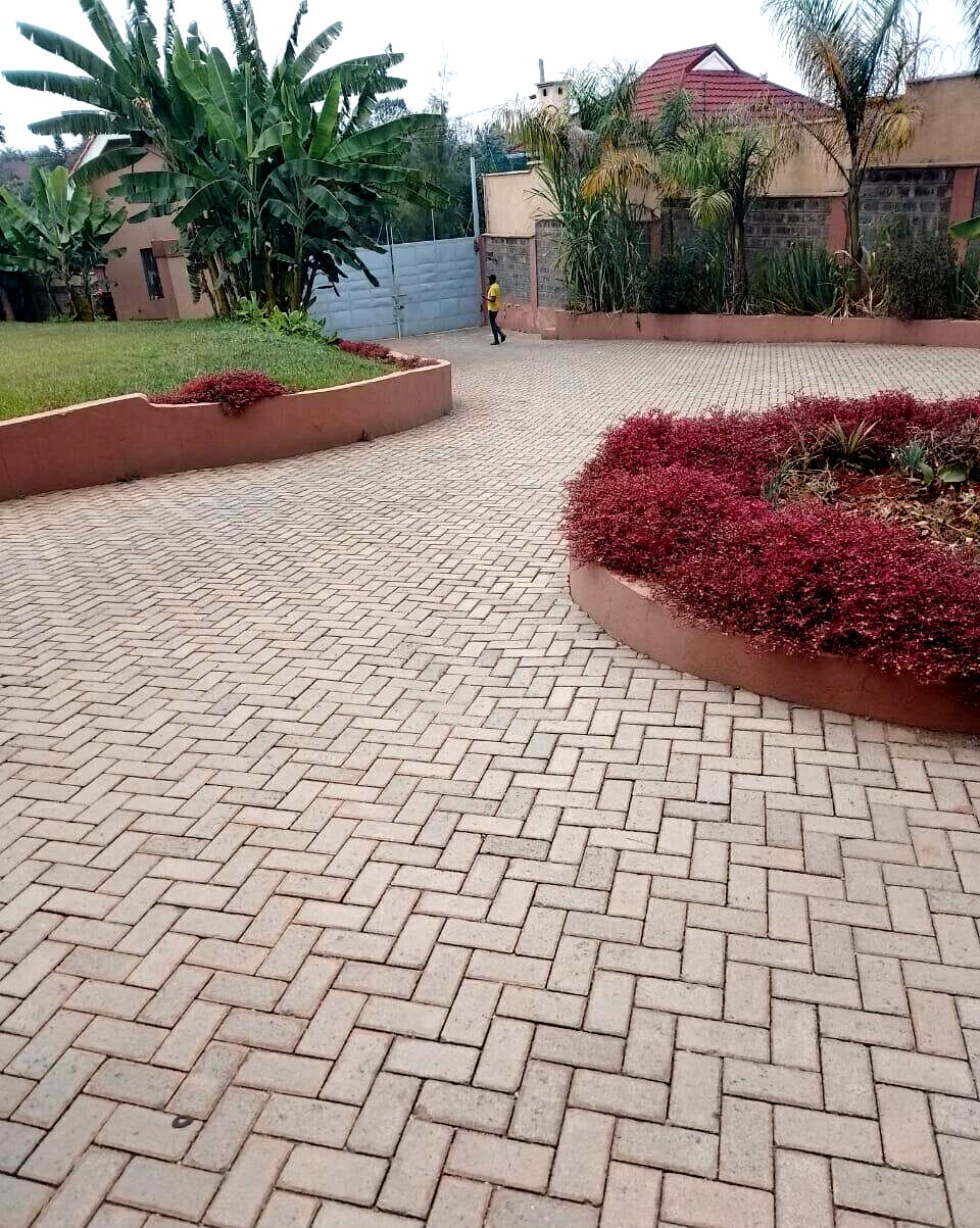 11-Bedroom Ambassadorial Home on ¾ Acre - Runda
