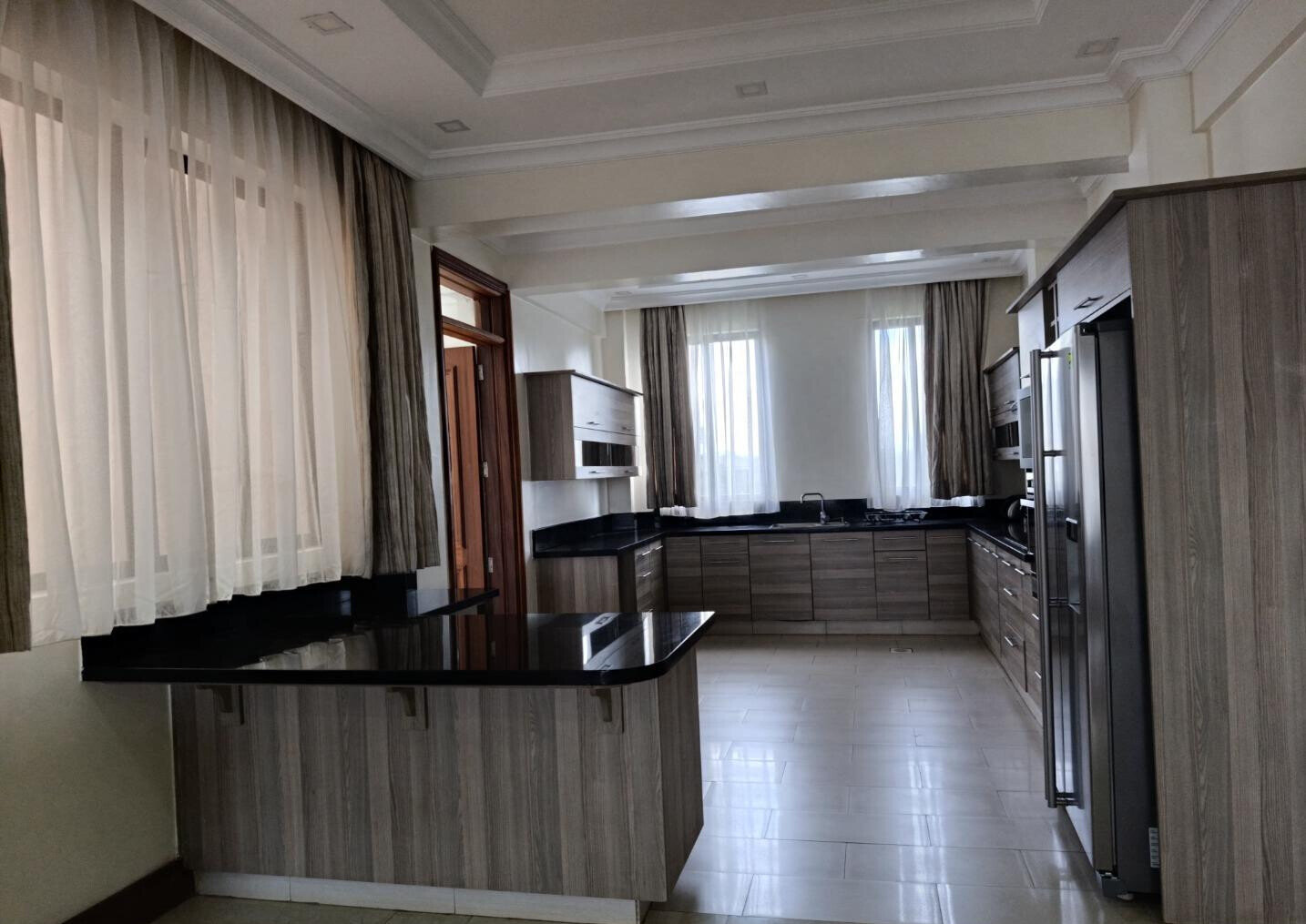 2BR with Pool, Gym & City Views - Westlands