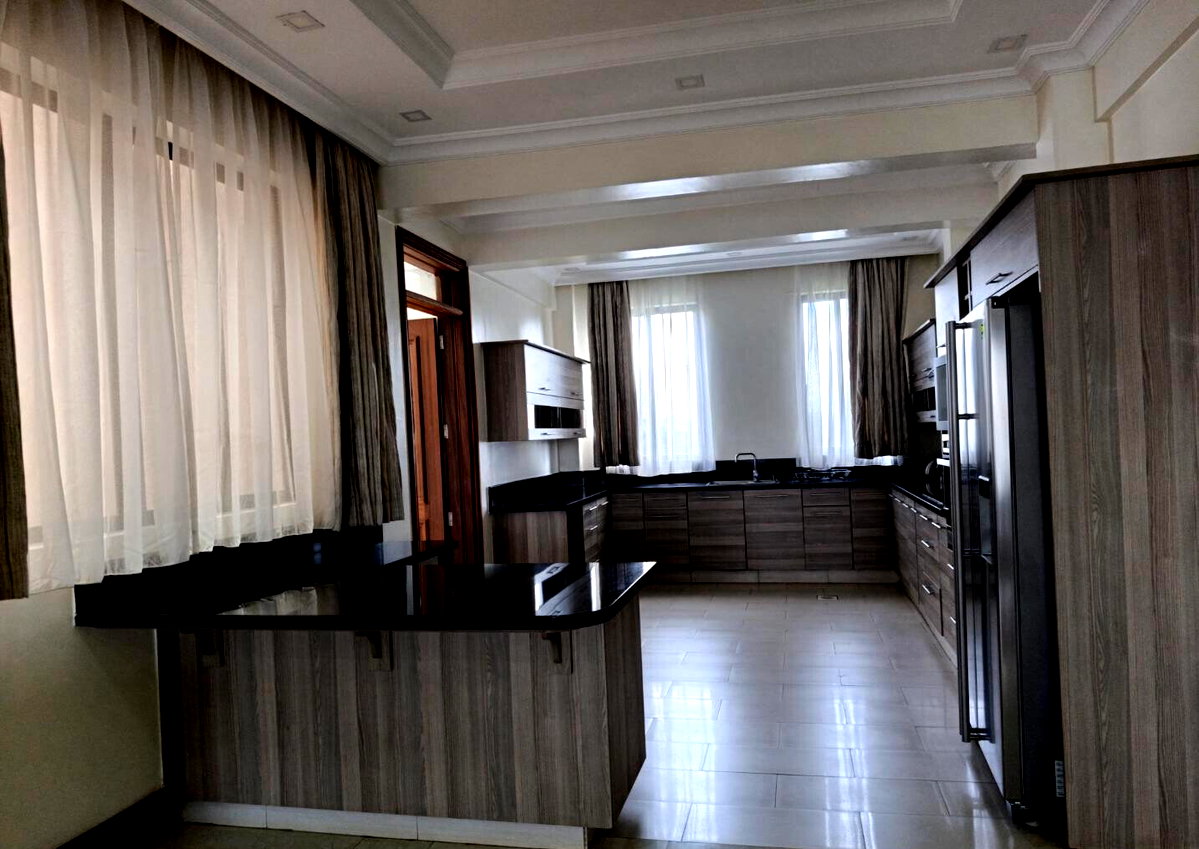 2BR with Pool, Gym & City Views - Westlands