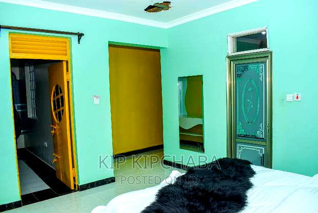 Furnished 3bdrm Mansion in Elgonview for rent