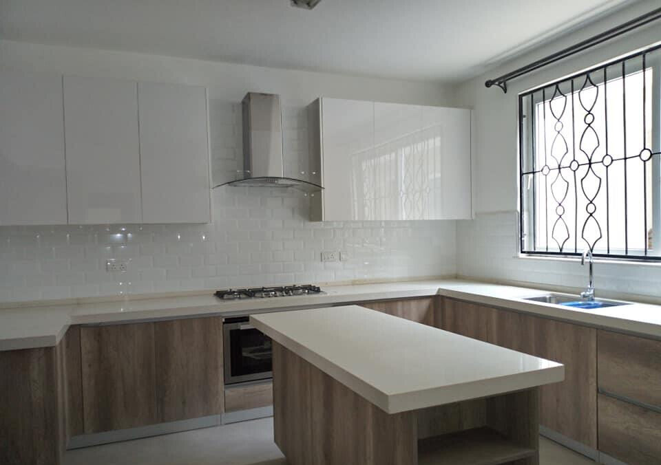 3-Level 5-Ensuite Townhouse with Office & Library - Lavington