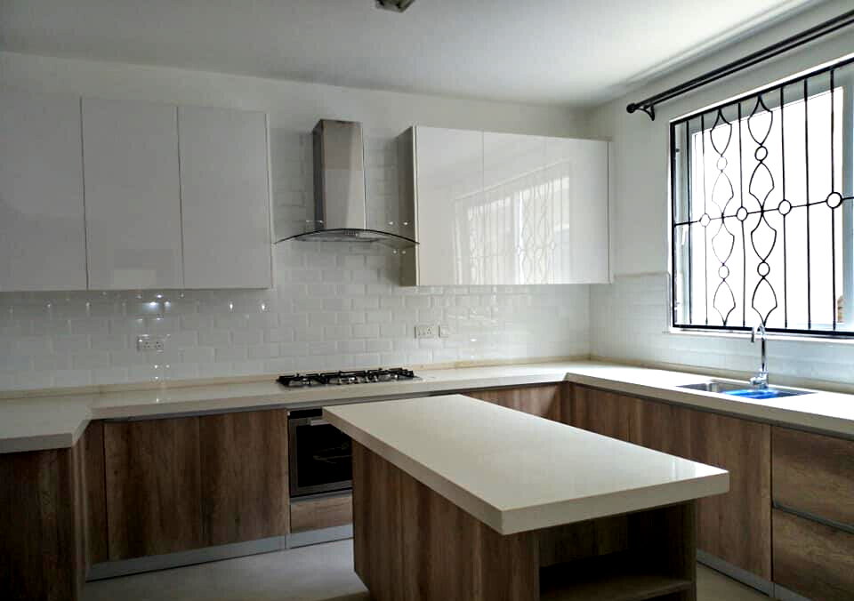 3-Level 5-Ensuite Townhouse with Office & Library - Lavington