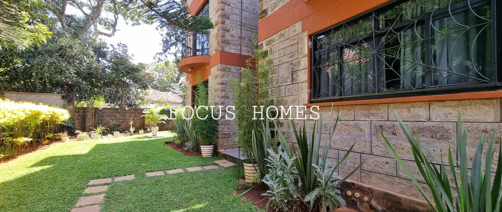 5-Ensuite Townhouse with Sauna & Jacuzzi - Lavington