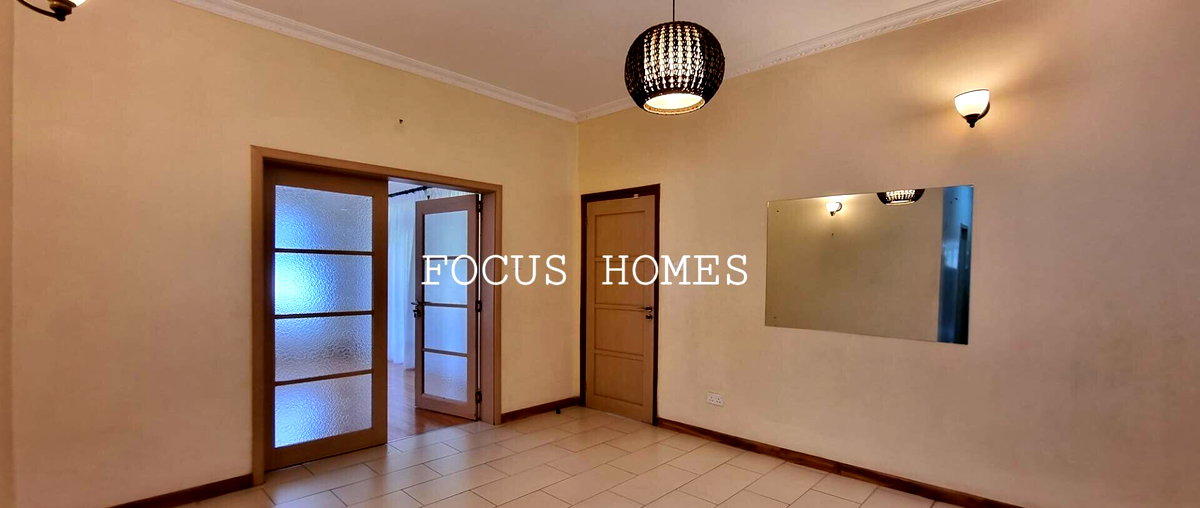 5-Ensuite Townhouse with Sauna & Jacuzzi - Lavington