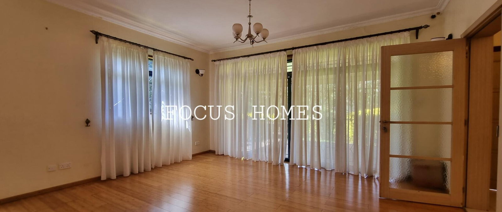 5-Ensuite Townhouse with Sauna & Jacuzzi - Lavington