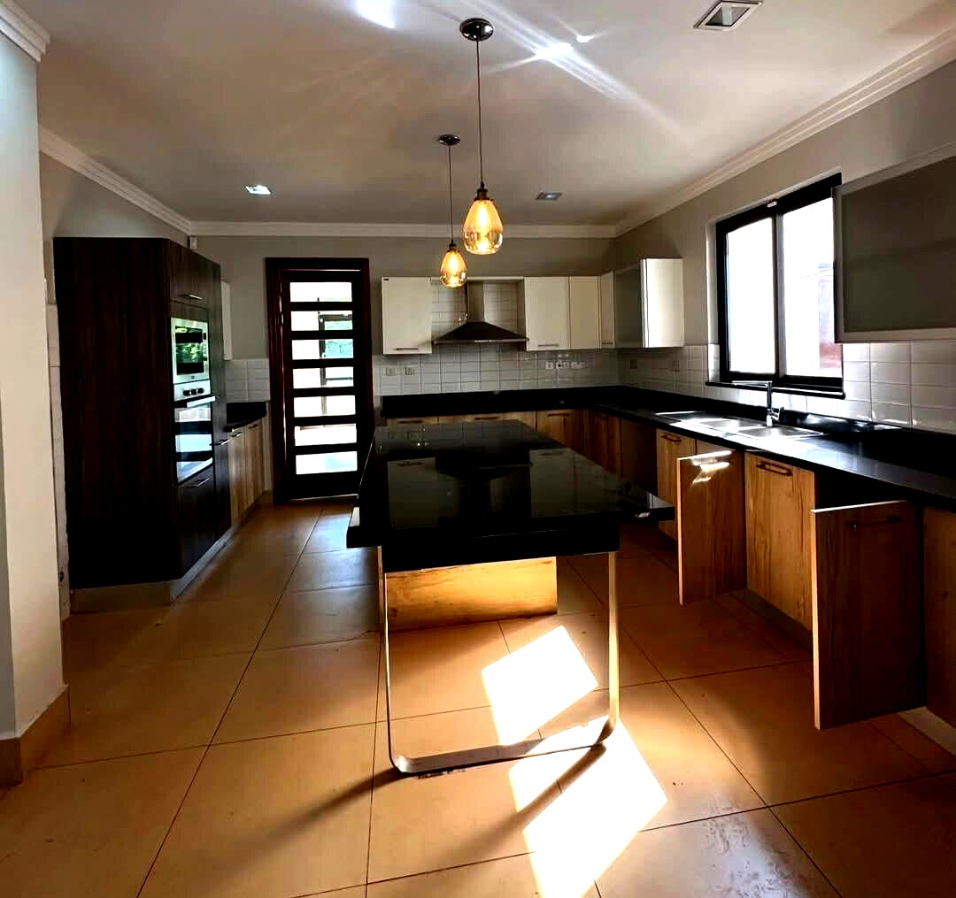 Half-Acre Villa with Pool & Staff Quarters – Karen