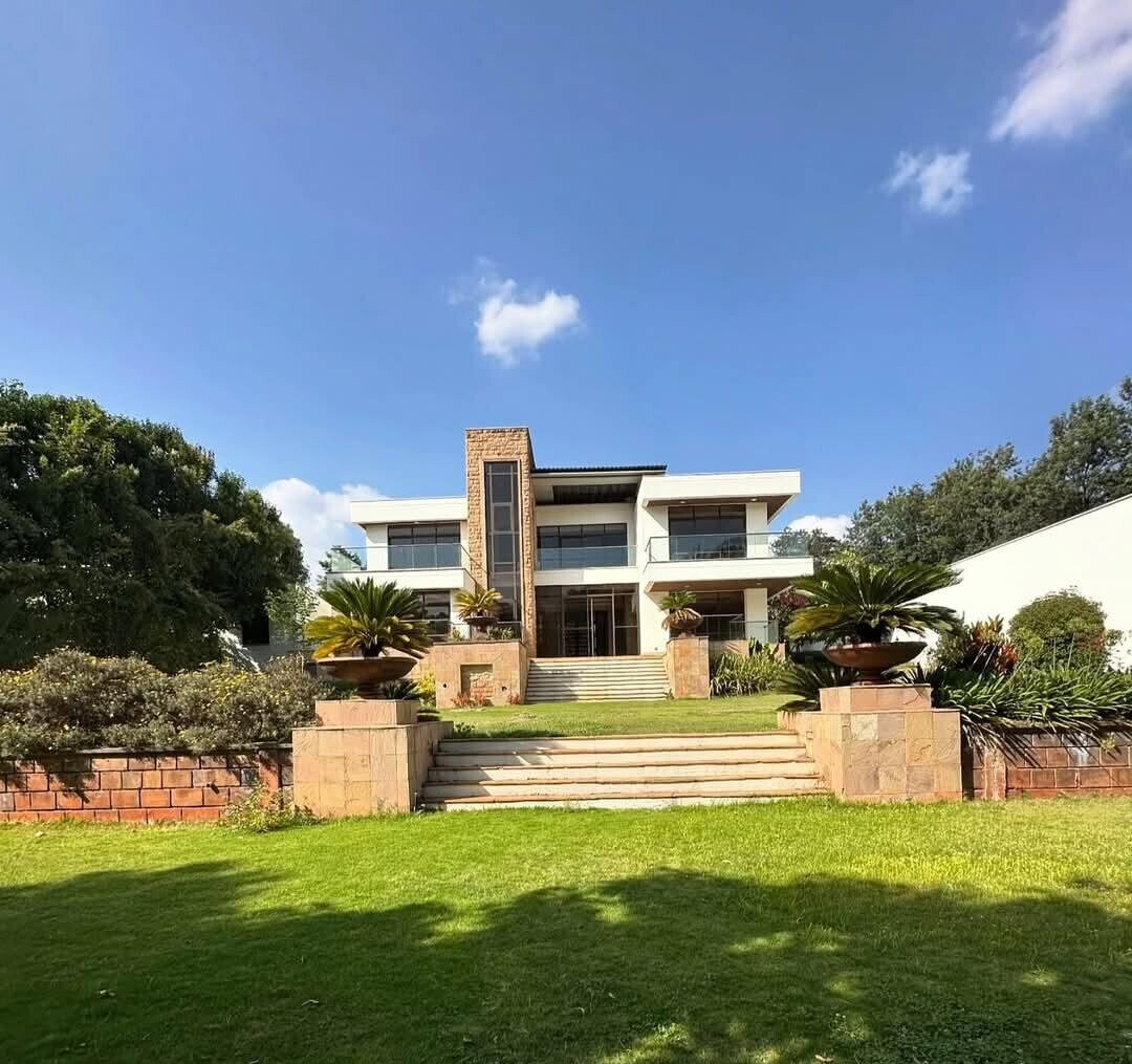 Half-Acre Villa with Pool & Staff Quarters – Karen