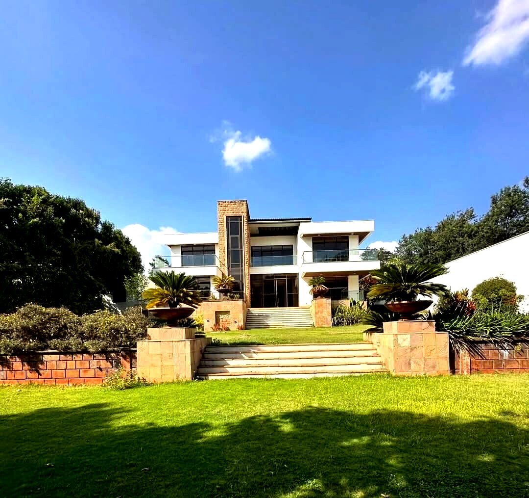 Half-Acre Villa with Pool & Staff Quarters – Karen