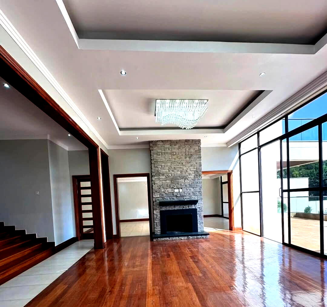 Half-Acre Villa with Pool & Staff Quarters – Karen