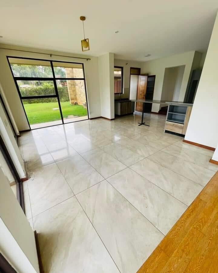 4-Ensuite Villa with Sunken Lounge & Clubhouse – Karen