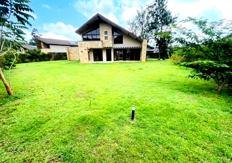 4-Ensuite Villa with Sunken Lounge & Clubhouse – Karen
