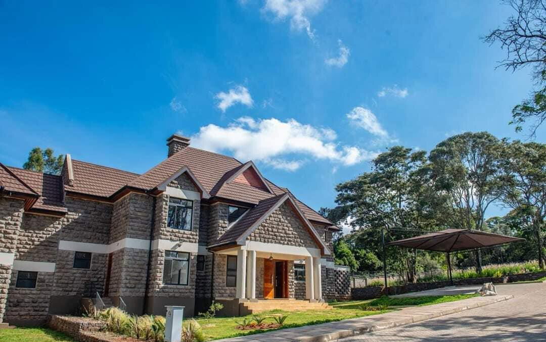 4-Ensuite Villa with Fireplaces & Study – Karen Gated Community