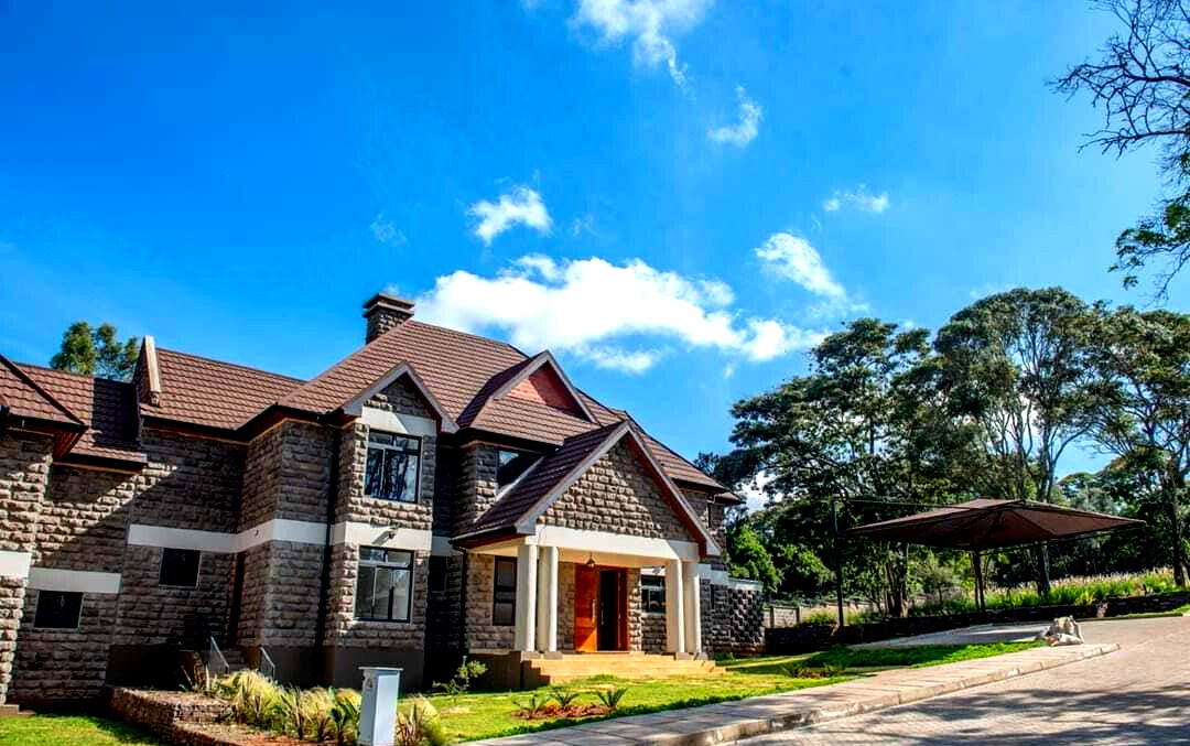 4-Ensuite Villa with Fireplaces & Study – Karen Gated Community