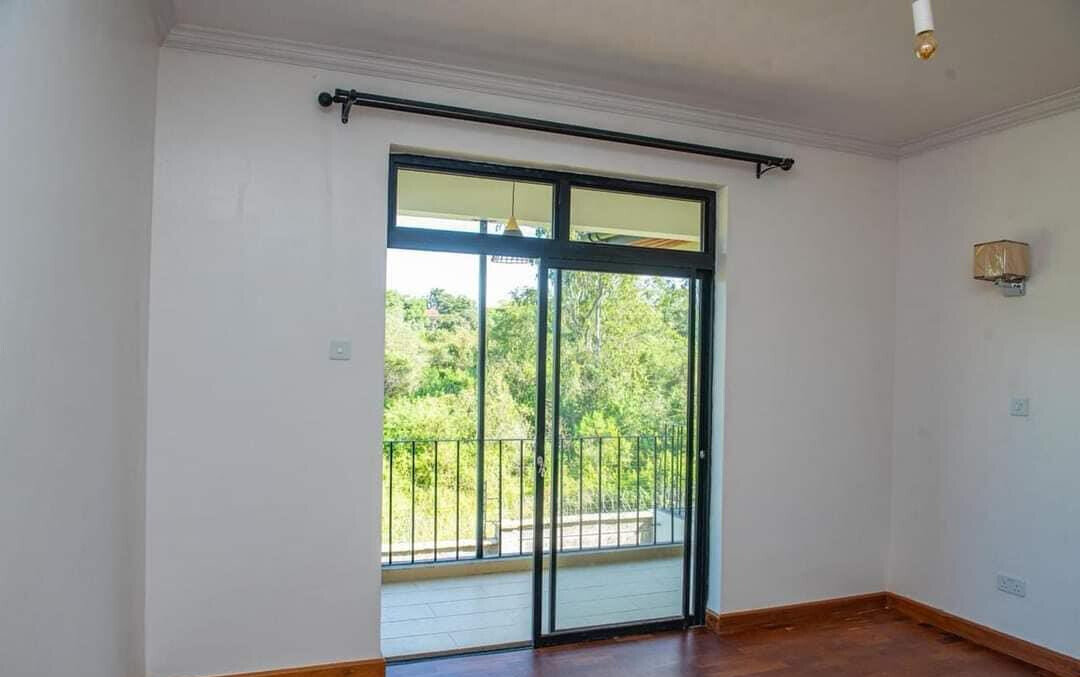 4-Ensuite Villa with Fireplaces & Study – Karen Gated Community