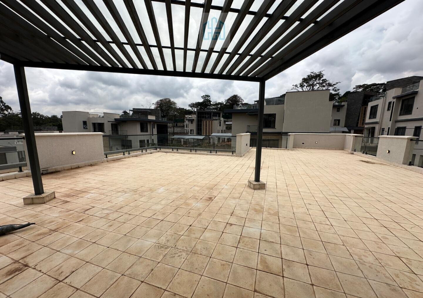 1.9 Acre Townhouse in Loresho
