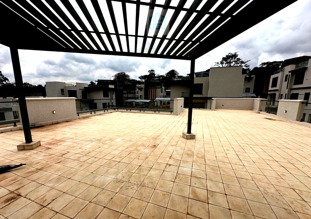 1.9 Acre Townhouse in Loresho
