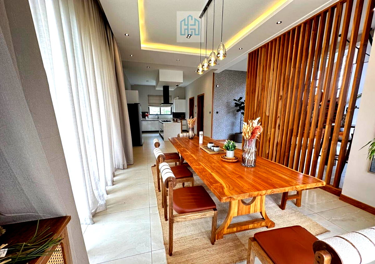 1.9 Acre Townhouse in Loresho