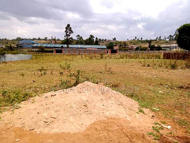 1/4 Plot Industrial Area With Title