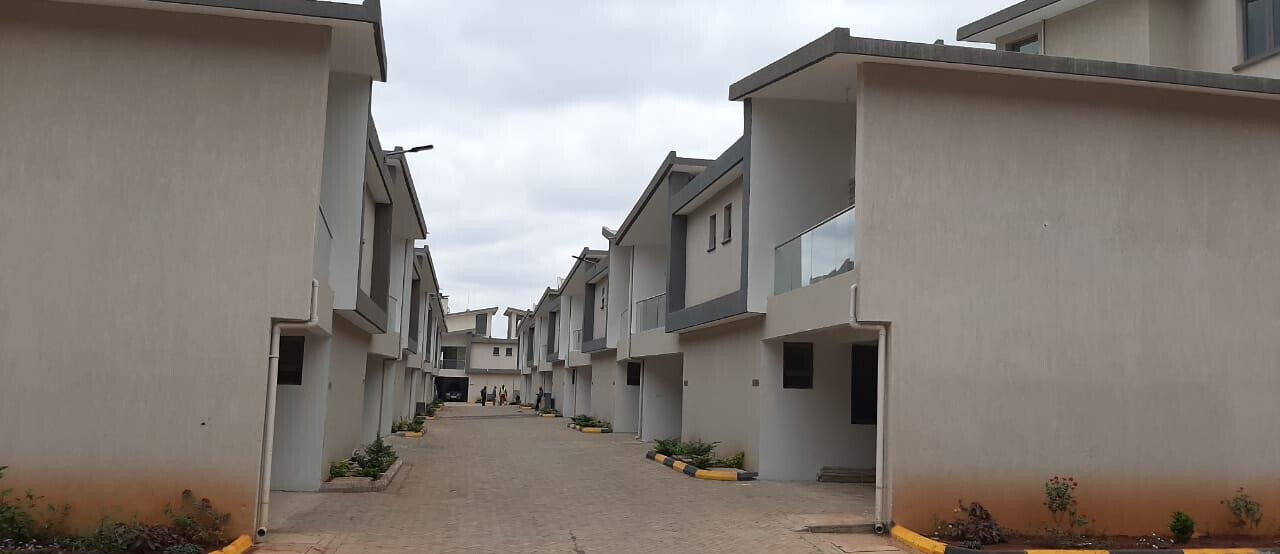 5 En-Suite Bedrooms with DSQ & Private Garden - Syokimau