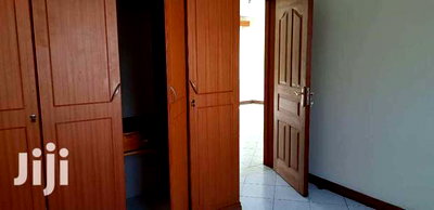 5bdrm Apartment in Nairobi West for Sale - Image 12