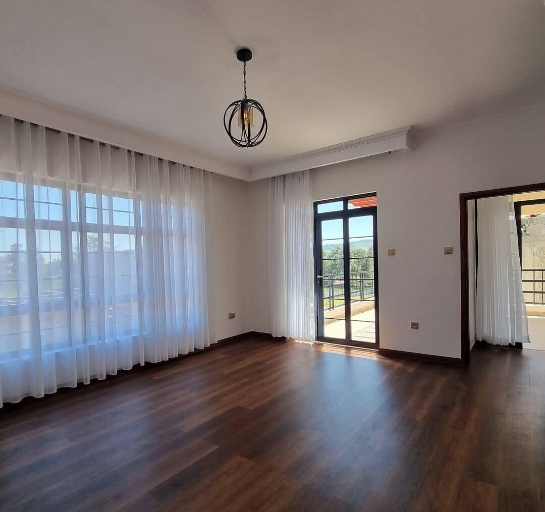 4BR All-Ensuite Townhouse with Guest Room & Ngong Hills Views - Kibiku