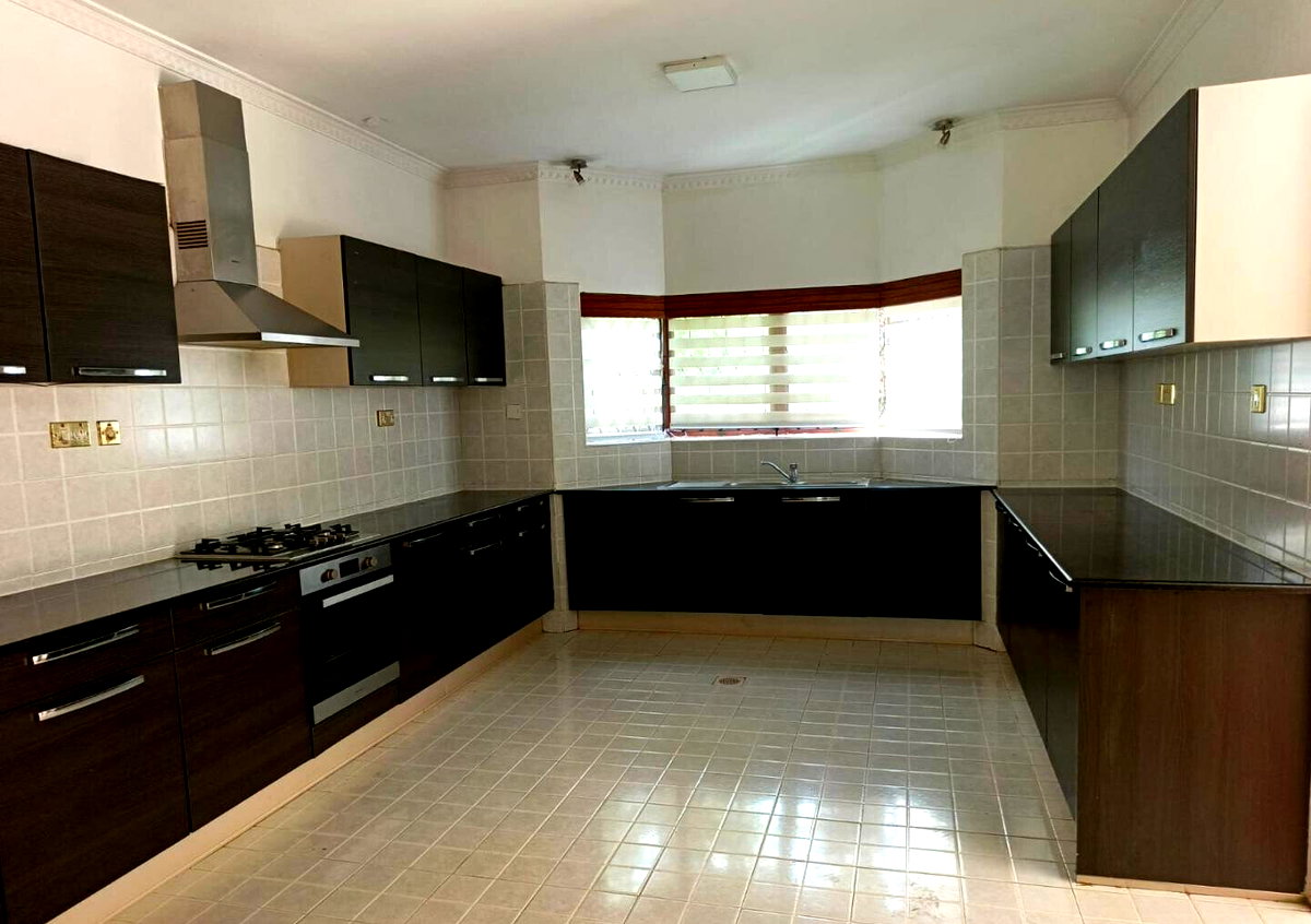 5BR Townhouse with DSQ & Study in Secure Runda Estate