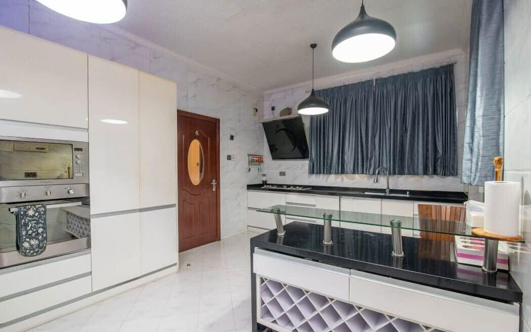 Quick Sale: 5-Ensuite Townhouse with DSQ & Fireplace - Lavington
