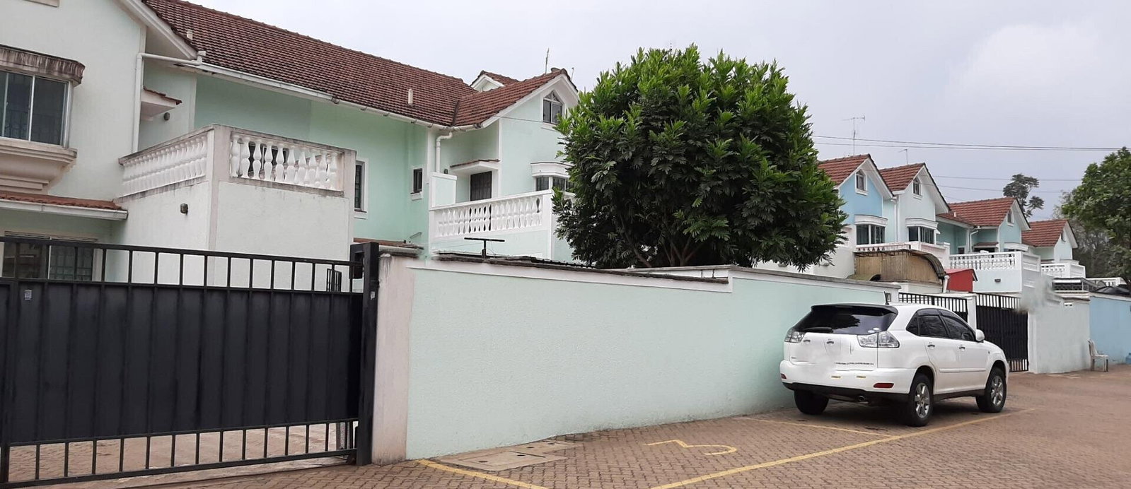 4-Ensuite Townhouse with Attic & Terrace - Lavington